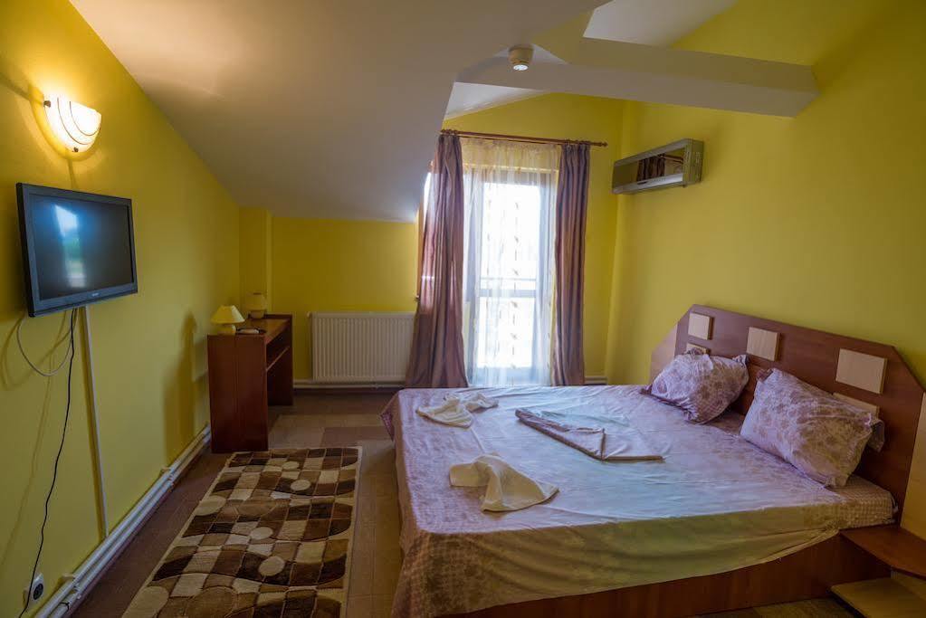 Hostel Nova Route Navodari Ngoại thất bức ảnh